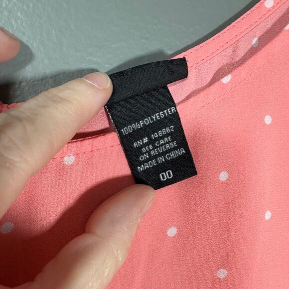 Torrid Women's Pink Polka Dot Back Button Up Boxy Georgette Top - Size 00 (M/L) - Picture 5 of 7